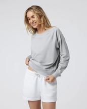 Vuori Women's Long Sleeve Halo Crew PALEGREYHTR