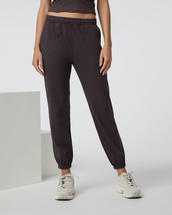 Vuori Women's Boyfriend Jogger SANGRIAHEATHER