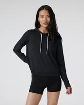 Vuori Women's Halo Essential Hoodie BLACKHEATHER