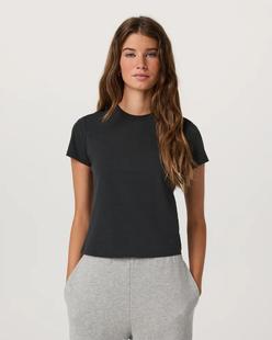 Vuori Women's Short Sleeve Feather Classic Tee WASHEDBLACK