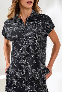 Tribal UPF 50+ HIGH PERFORMANCE DOLMAN ZIP-FRONT SPORT TOP BLACKFLORAL