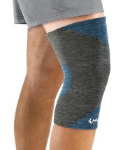  Mueller Fir 4- Way Stretch Knee Support