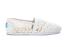 TOMS WOMENS WHITE LACE CLASSICS